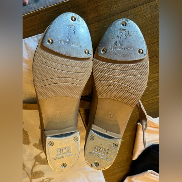 Child’s ballet/tap/dance set. Fits sizes 4-6. - Picture 8 of 15